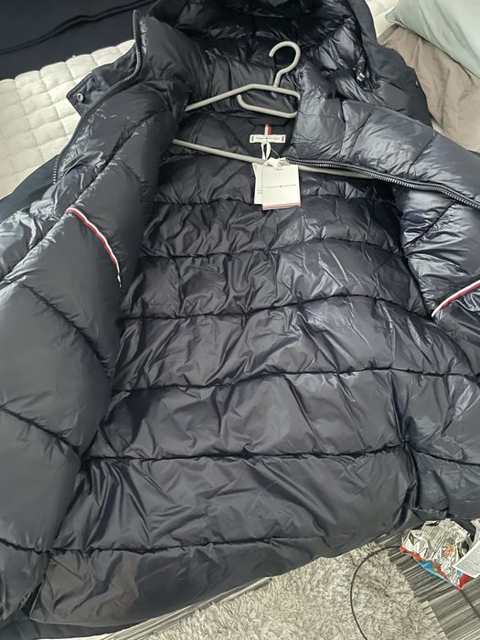Geaca Tommy Hilfiger noua cu eticheta