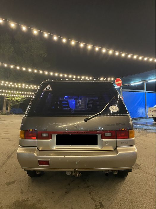 Ниссан прерия 1992