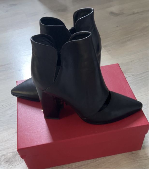 Продам женскую обувь