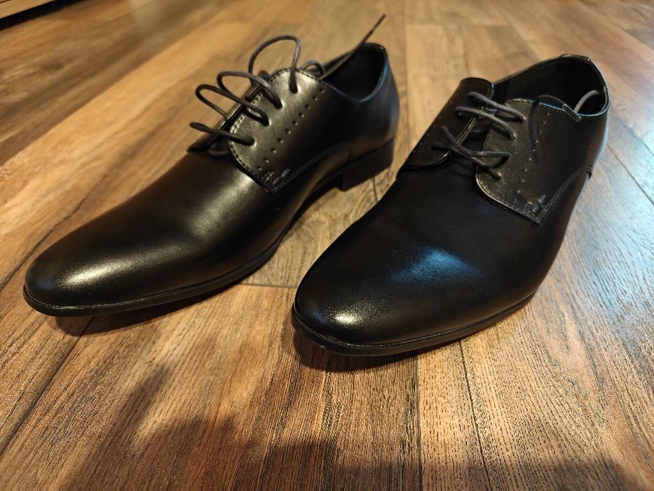 Официални обувки от естествена кожа и нови сандали размер 45