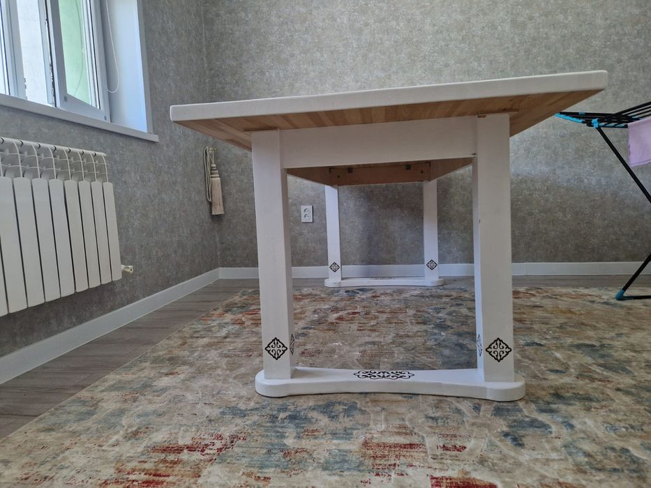 Стол по 100 тысяч