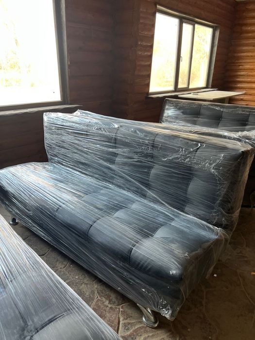 диван черный новый в пленке