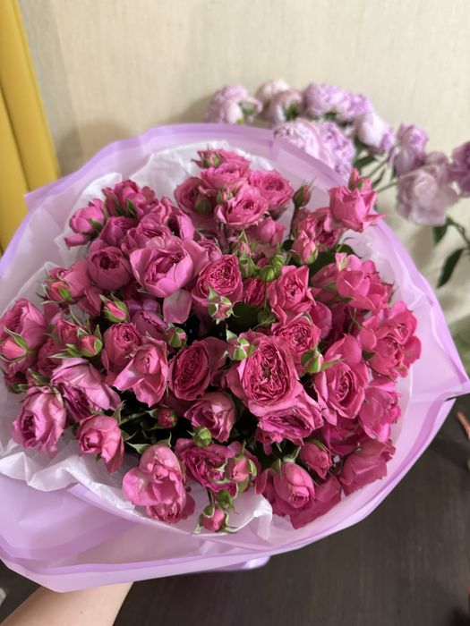 Кустовые розы за 3 к 9 бутонов