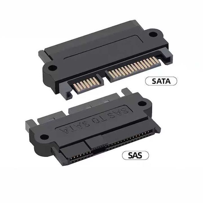 Adaptoare SAS la port SATA