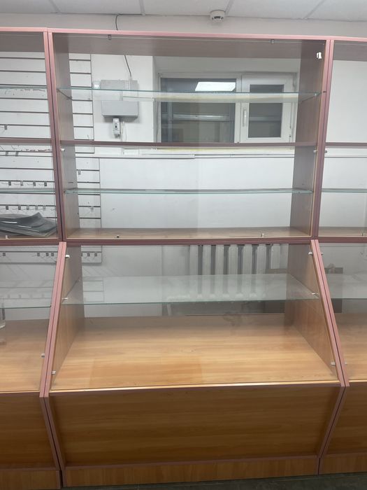 Продам полки витрину