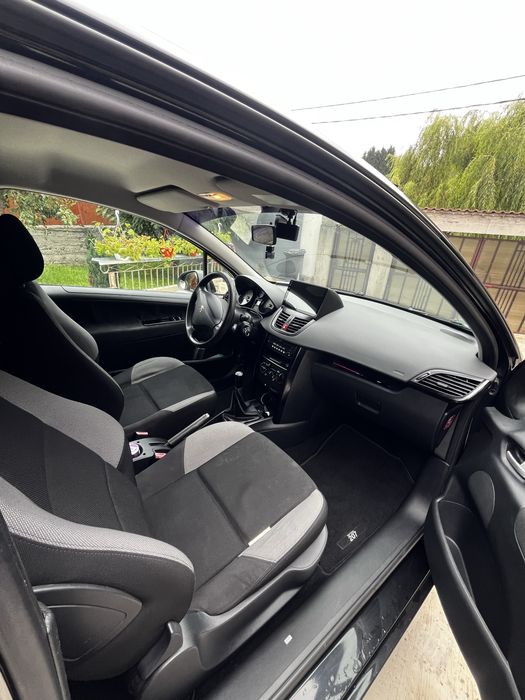 Peugeot 207 2009 1.4 hatchback