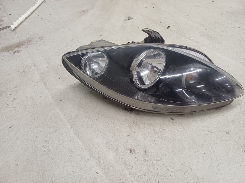 Десен фар за сеат леон и алтеа 2008 година
