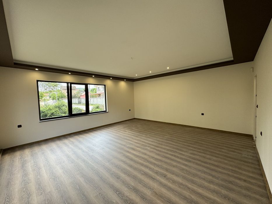 Продава се Къща в Казанлък - 380 кв.м за 343 €/кв.м - Снимка #16