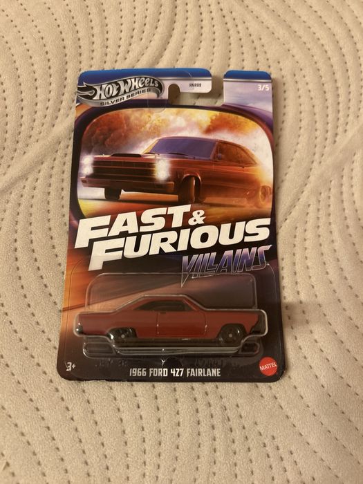 Колички чисто нови в отлично състояние няма забележки и по опаковките.