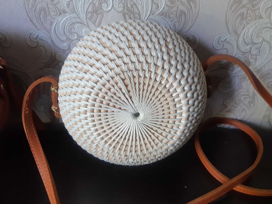 Сумка плетёная кроссбоди через плечо клач