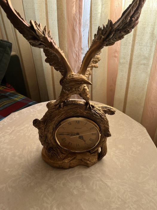 Часы в виде орла