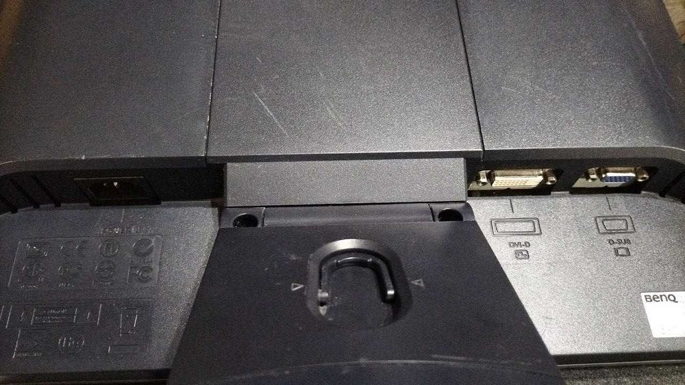 Монитор BENQ FP93G X. Б\У. Отдам вместе с кабелями