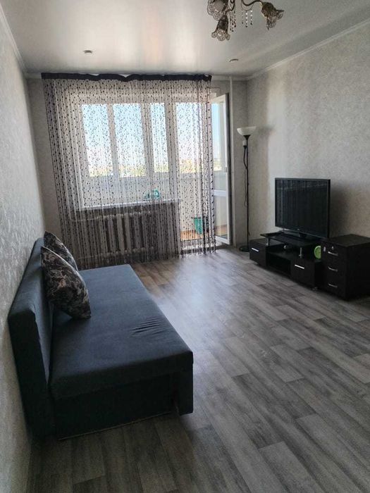 продам 1 ком квартиру в районе 8 школы