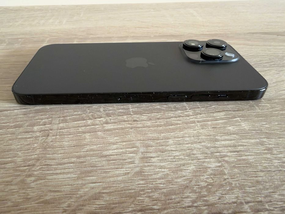 iPhone 14 Pro Max 256GB Space Black — Като нов | Кейс + зарядно + Lightning към USB кабел 1 м