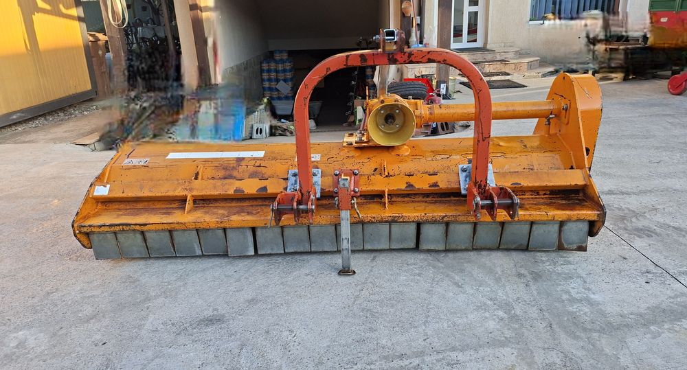 Tocător resturi vegetale/Tocător de crengi