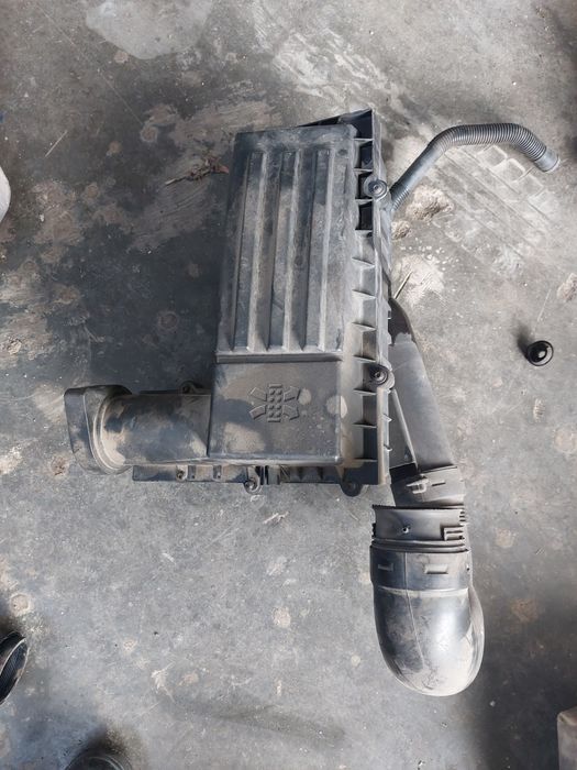 Carcasa filtru aer Octavia 2/Passat B6/B7/Golf 6 1.6tdi cay