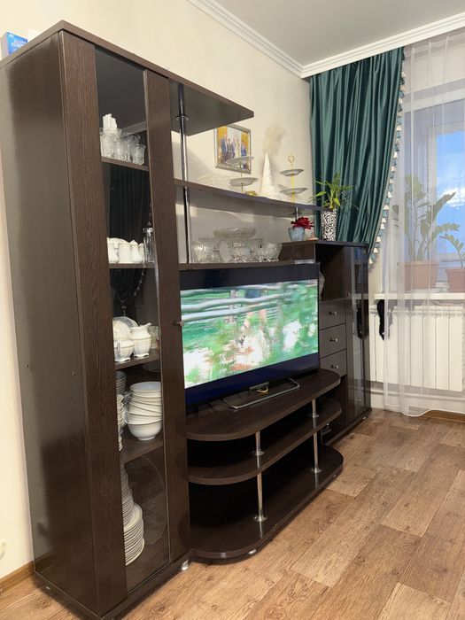 Продаю стенку в отличном состоянии