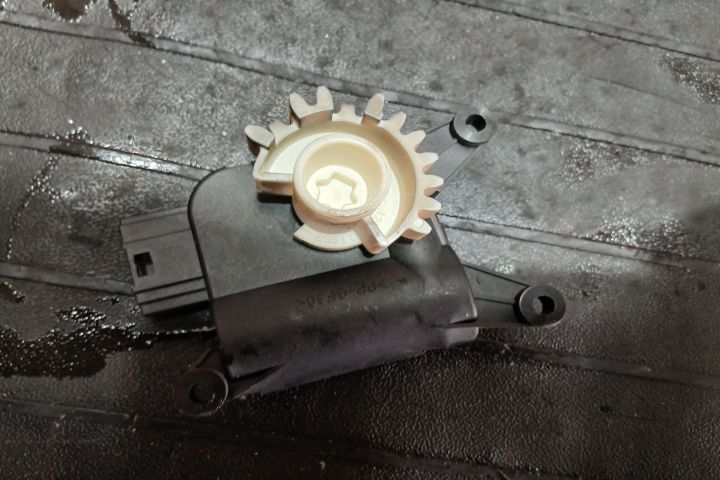 Motoras clapeta aeroterma 0132801336 0132801336 Volkswagen VW Golf a