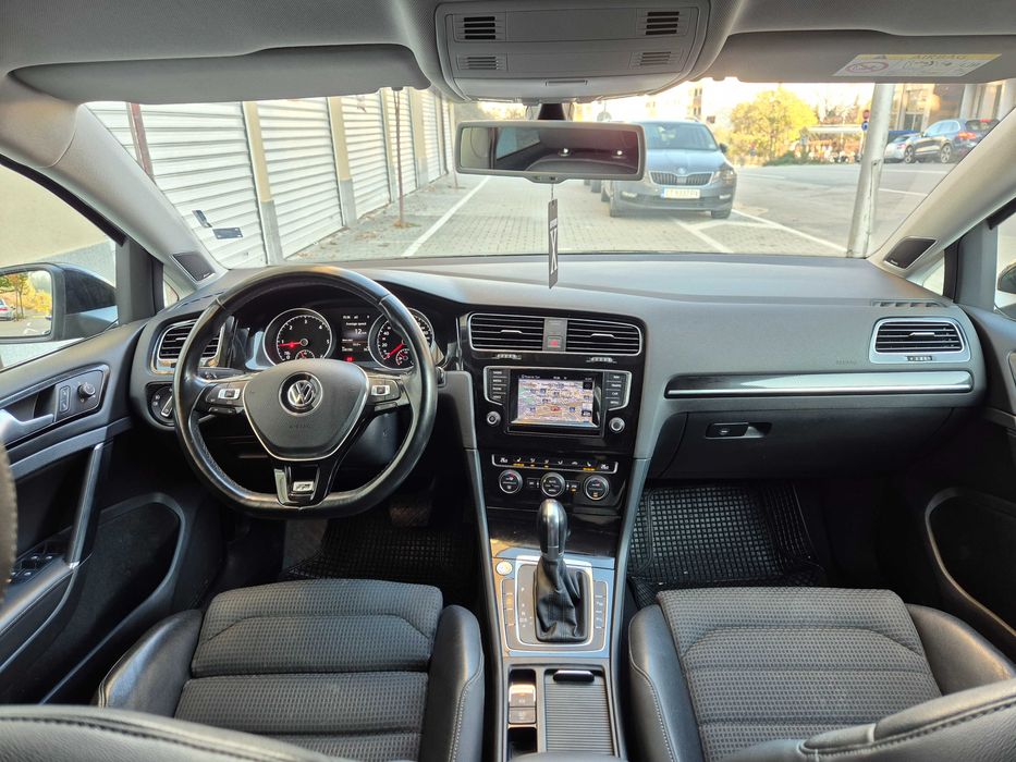 VW Golf 2.0Tdi R-Line/Distronic/сервизна история/Dynaudio голф 7