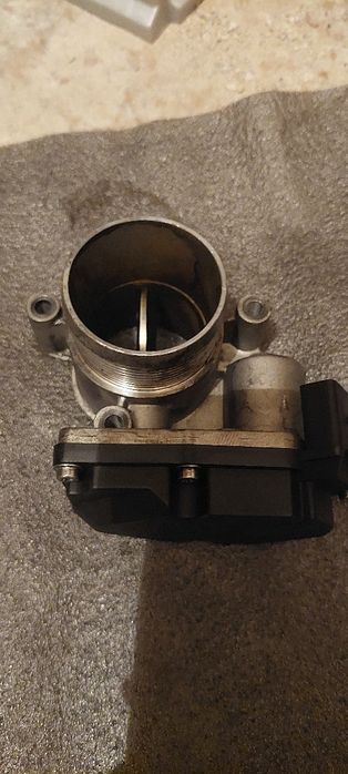 Дроселова клапа за vw pasat b6