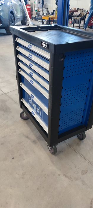 Количка за инструменти