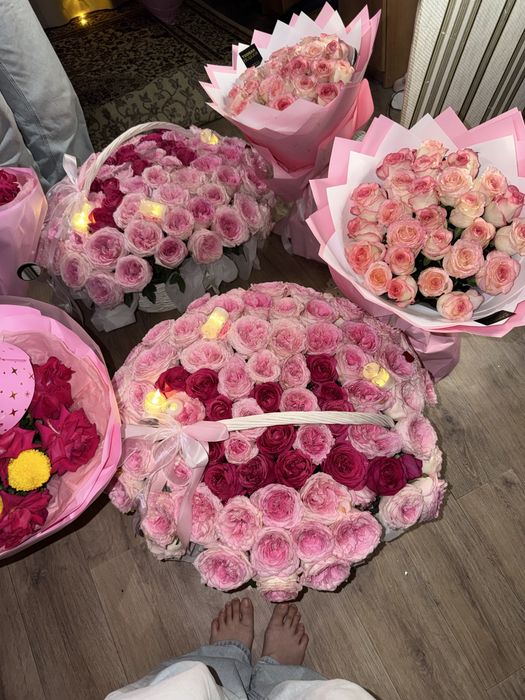 Мейрамға гүлдер бар