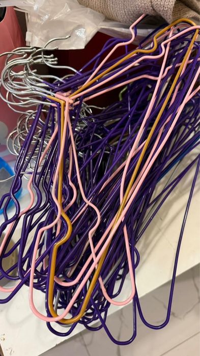 Продам вешалки разные по 70 тг