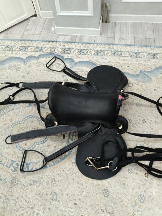 Седло для лошади