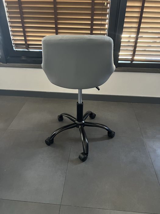 Стол на колелца Soho /bb/-24м гаранция и безплатна до офис