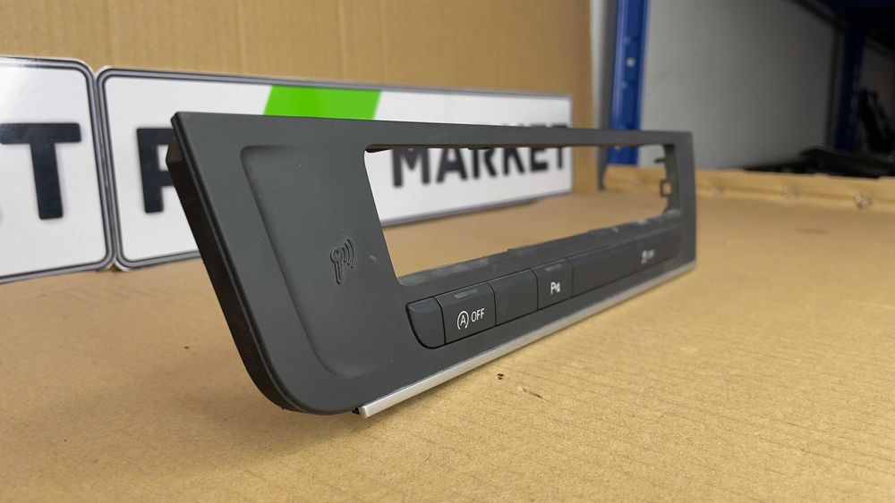 Лайсна с бутони AUDI A6 A7 4G0927137K