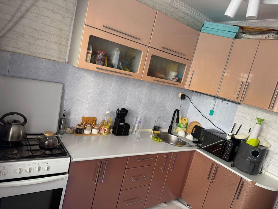 Срочно Продам  кухный гарнитур