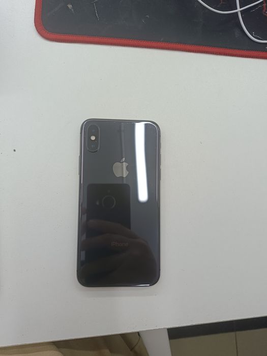 Продаю iPhone X 256 Гб черный обмен не интересует