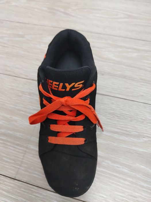 Кроссовки Heelys