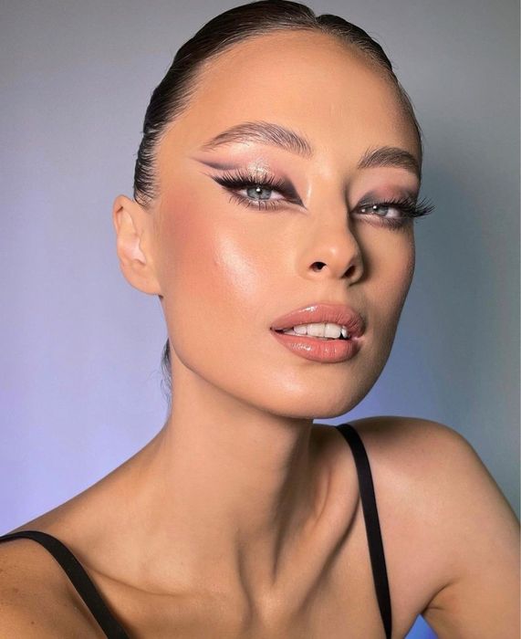 Макияж и прическа