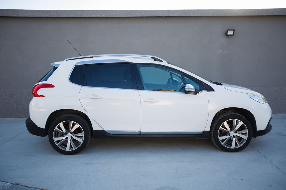Peugeot 2008  1.6 allure