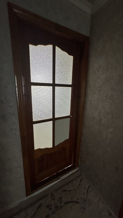 Продам дверь 6 дверь договорная цена