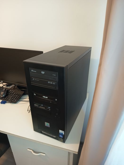Schimb Carcasa PC Lian Li 2x cooler 120+ dvd-rw