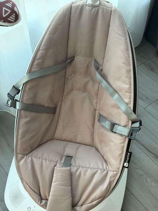 Електрическа бебешка люлка mamaRoo 5.0 Sandstone, пясъчна