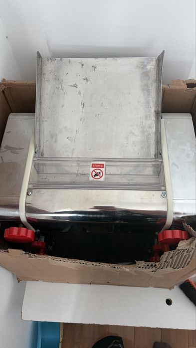 Тестораскаточная  машинка