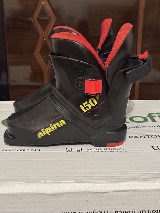 Clăpari copii Alpina 150 JR mărimea 27. Stare foarte bună.