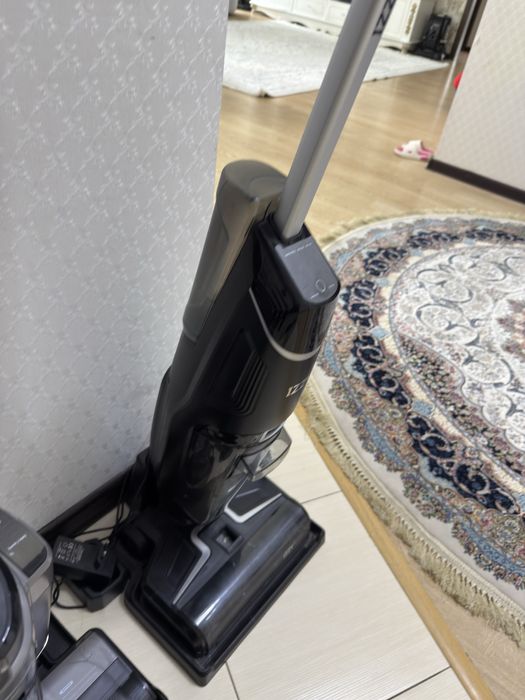 Пылесос IZZY 1S 941110 черный