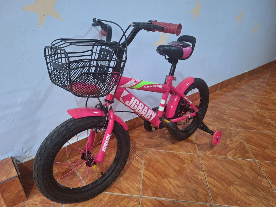 Vând bicicletă fete