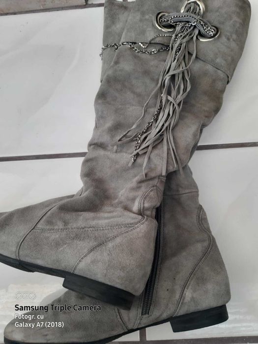 Doua perechi cizme piele naturala marime 36