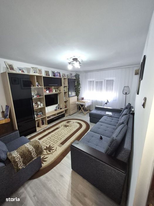 Apartament cu 2 camere decomandat zona Nicolina Catedrala Catolica