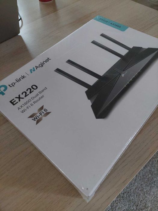 Продавам рутер EX220 AX1800 DUAL BAND WI-FI6 използван 3 месеца