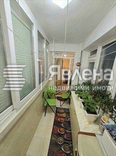 Явлена предлага за продажба един прекрасен, просто