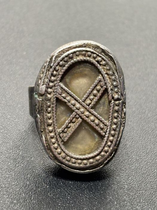 Серебряное кольцо