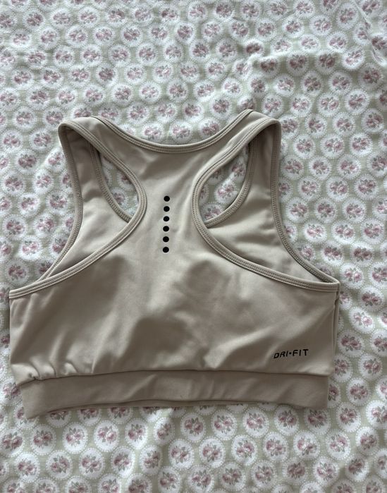Спортно бюстие Nike