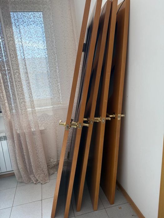 есік сатылады.