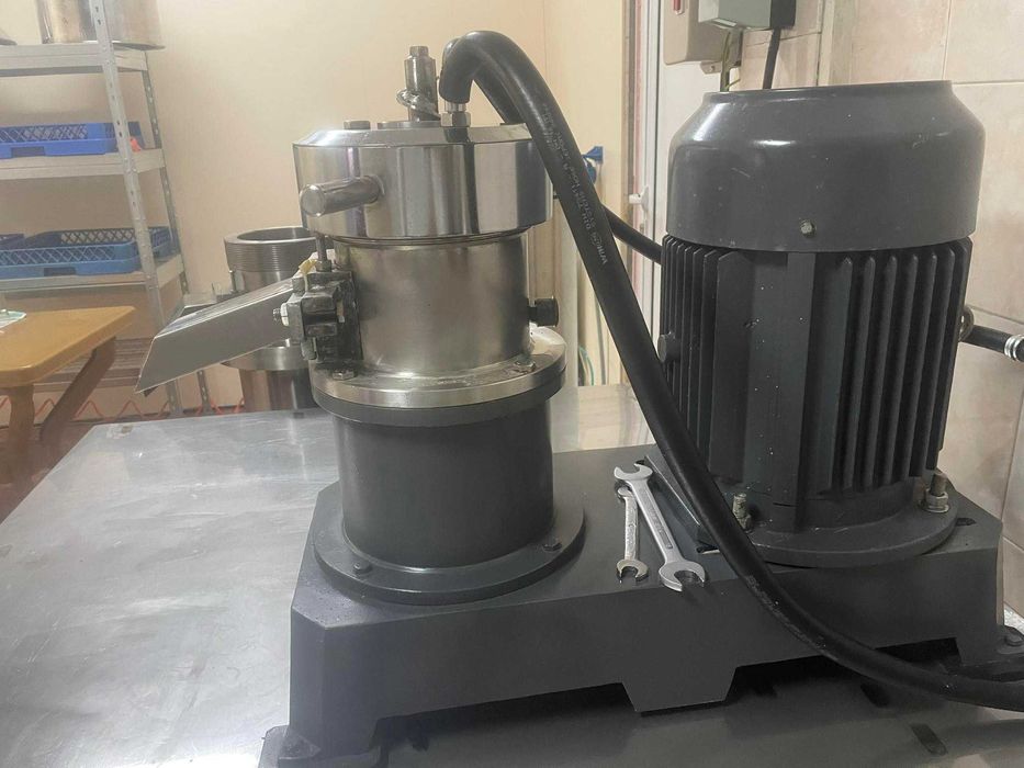 Професионална мелачка за тахан и ядкови масла Commercial grinder